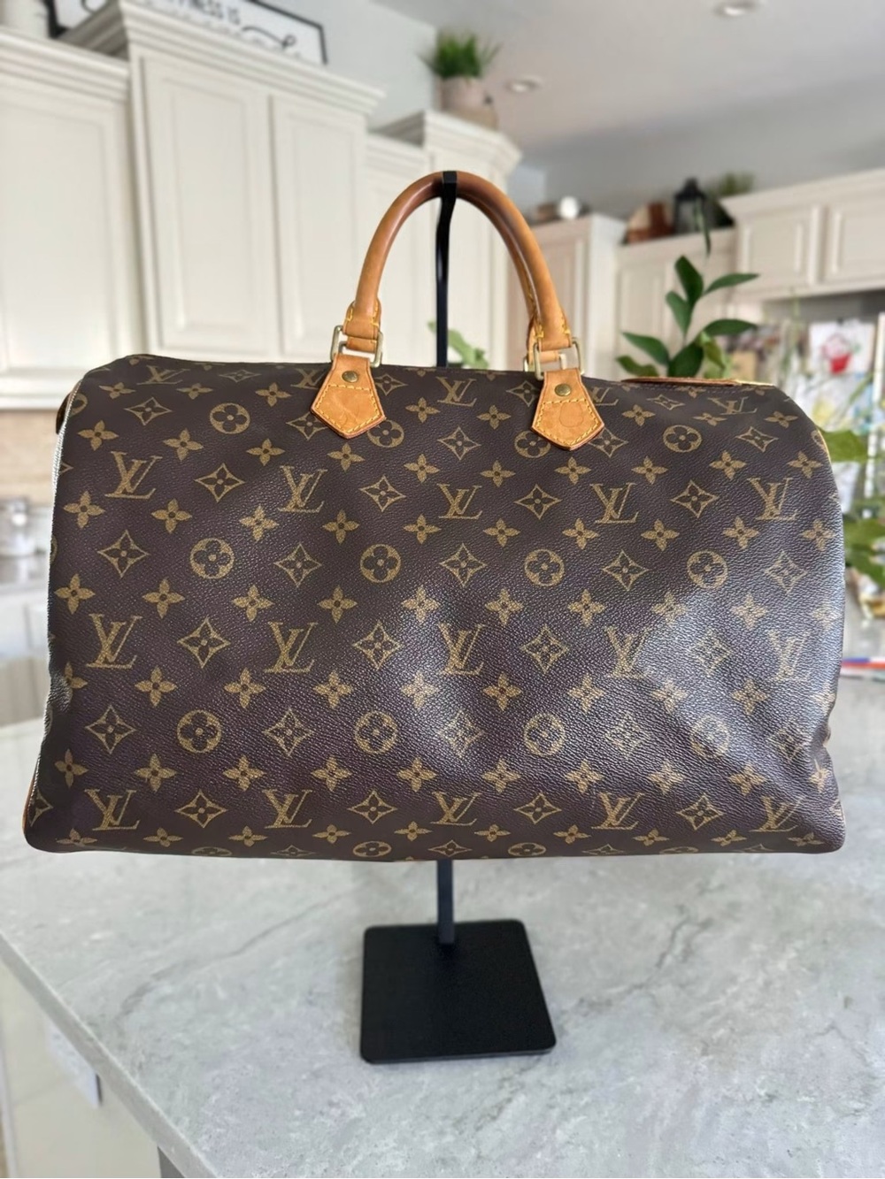 Authentic Louis Vuitton Speedy 40 Monogram Bag + Lock Keys & COA